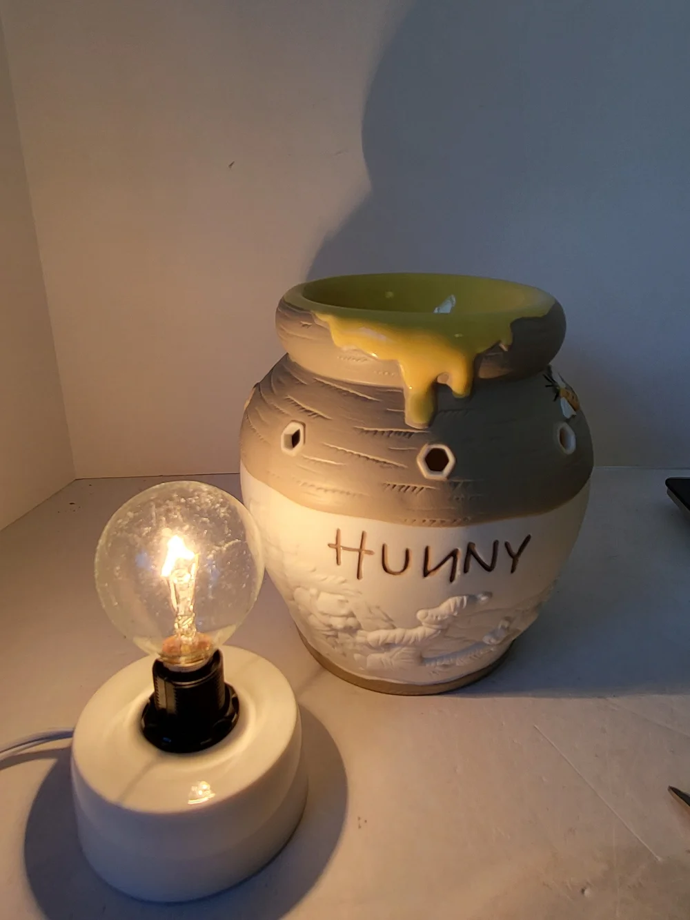 Scentsy Disney Winnie The Pooh Hunny Pot Wax Warmer